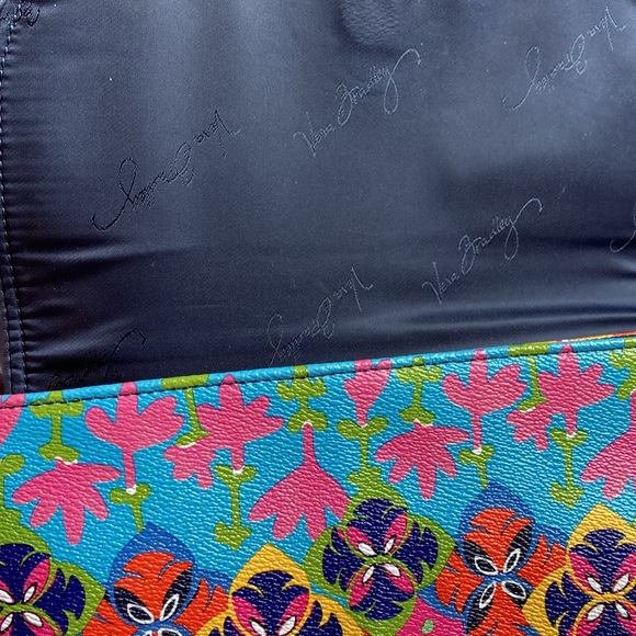 Vera Bradley Rio Stripe Magnetic Flap Crossbody Purse & Rio Stripe Zip Wristlet - Picture 4 of 16